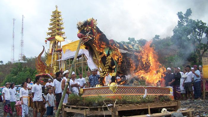 Mengenal Tradisi Ngaben Ritual Sakral Pelepasan Jiwa di Bali