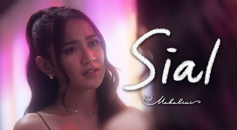 Dari Cinta Palsu Sampai Pinjol, Ini 4 Cerita Nyata yang Menginspirasi Lagu ‘Sial’ Mahalini