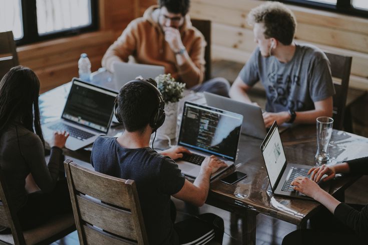 Apa Perbedaan Frontend Backend dan Fullstack Developer?